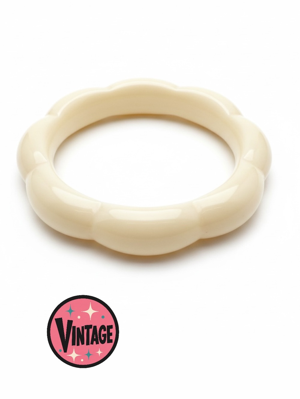 Vintage Ivory Lucite Scalloped Bangle Bracelet 60s 70s Pristine Vintage